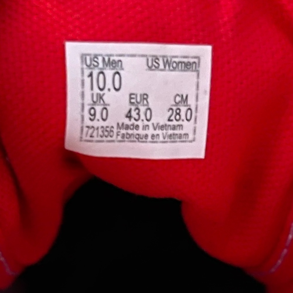 Where’s Waldo? Old Skool Vans - Picture 9 of 11